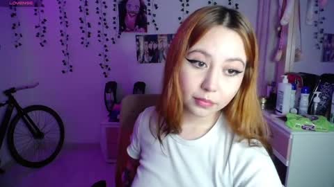 Snapshot of sunset_pienk chatting on October 9, 2025, 5:38 am Sunset online show from October 9, 2025, 5:38 am