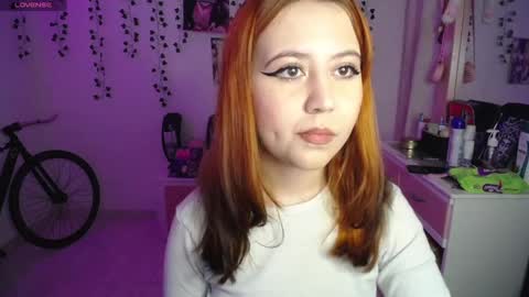 Snapshot of sunset_pienk chatting on October 11, 2025, 12:54 am Sunset online show from October 11, 2025, 12:54 am