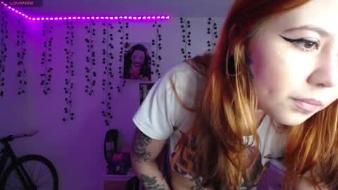 Snapshot of sunset_pienk chatting on October 12, 2025, 5:39 am Sunset online show from October 12, 2025, 5:39 am
