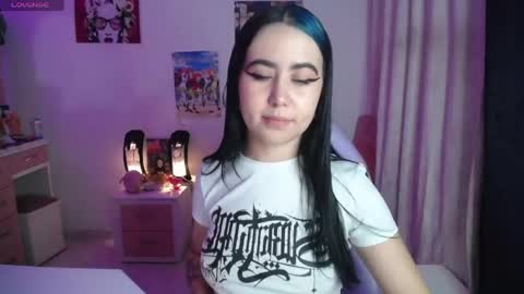 Snapshot of sunset_pienk chatting on June 2, 2026, 4:14 am Sunset online show from June 2, 2026, 4:14 am
