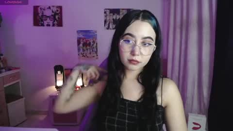 Snapshot of sunset_pienk chatting on June 19, 2026, 7:45 am Sunset online show from June 19, 2026, 7:45 am