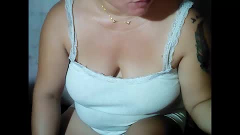 sunshine_38 online show from October 16, 2025, 3:07 am