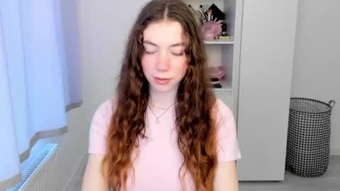 Snapshot of sunshine_bliss chatting on May 13, 2026, 5:43 pm sunshine_bliss online show from May 13, 2026, 5:43 pm