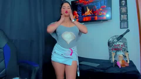 Andrea Rodriguez online show from October 17, 2025, 6:32 pm