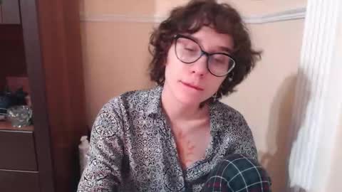 Hella online show from November 28, 2025, 4:31 pm