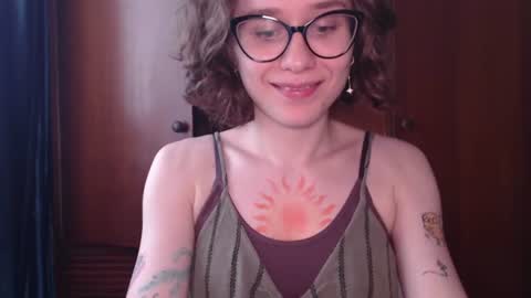 Snapshot of sunshinehella chatting on June 23, 2026, 12:36 pm Hella online show from June 23, 2026, 12:36 pm