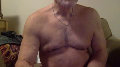 Snapshot of suntrdr077 chatting on January 14, 2026, 2:06 am suntrdr077 online show from January 14, 2026, 2:06 am