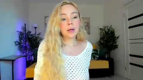 Jenn online show from June 10, 2026, 5:07 am