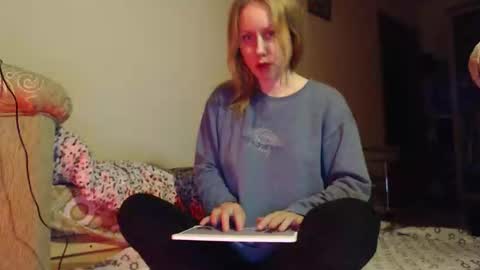 Annie online show from May 8, 2026, 6:57 pm