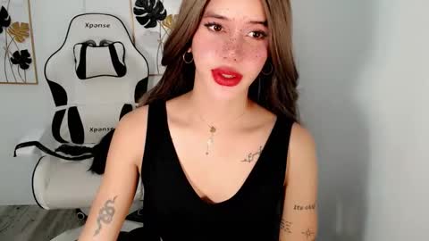 Erica Help me to reach my goal Superhotbabe1 online show from February 26, 2026, 2:21 am