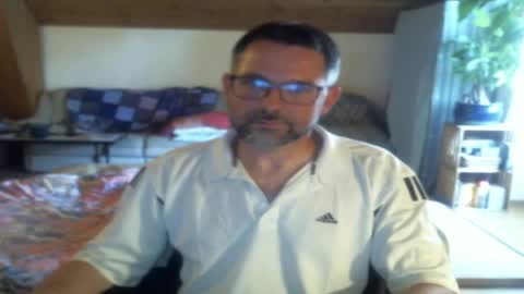 Snapshot of supersquirrel81 chatting on April 26, 2026, 2:37 pm supersquirrel81 online show from April 26, 2026, 2:37 pm