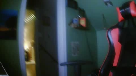 surferdude_here online show from November 11, 2025, 8:14 am