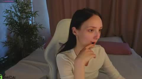 Snapshot of susan__clark chatting on July 3, 2026, 1:34 am Annie online show from July 3, 2026, 1:34 am