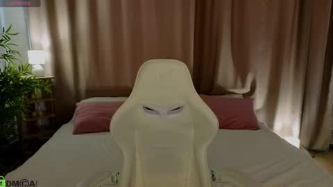 Snapshot of susan__clark chatting on July 9, 2026, 1:42 am Annie online show from July 9, 2026, 1:42 am