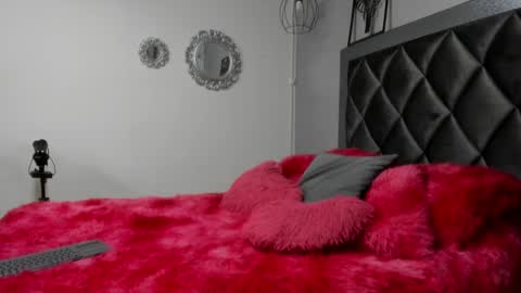 Susana W online show from February 6, 2025, 10:59 am