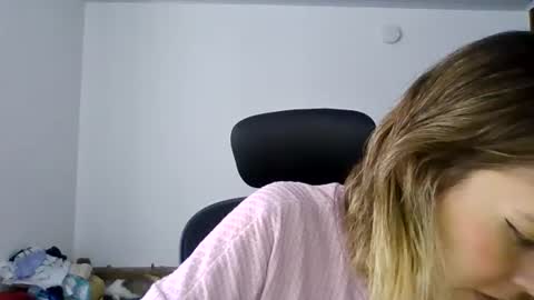Snapshot of susanaduncann chatting on July 9, 2026, 2:10 pm Susana online show from July 9, 2026, 2:10 pm
