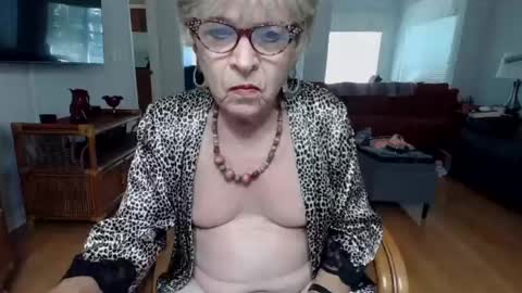 sexualsusan online show from June 15, 2026, 3:03 pm