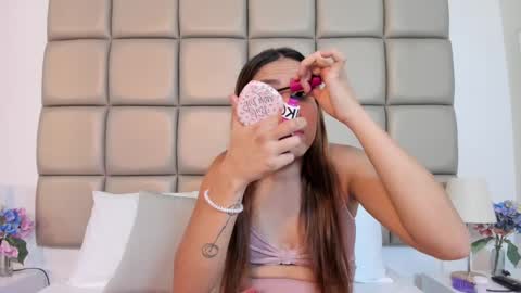 susanthomass online show from September 20, 2025, 7:15 pm