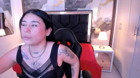 susanvilla online show from November 17, 2025, 6:03 pm