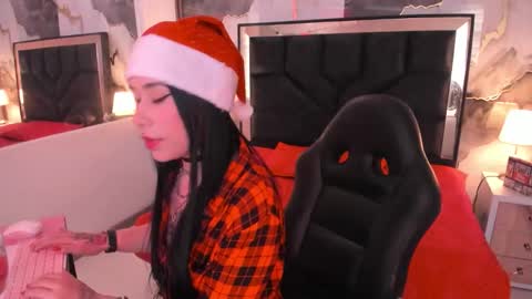 susanvilla online show from December 20, 2025, 8:27 pm