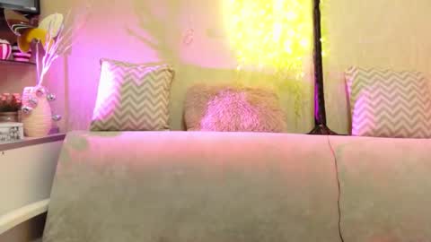 SusiexNoreen online show from February 13, 2026, 4:19 am