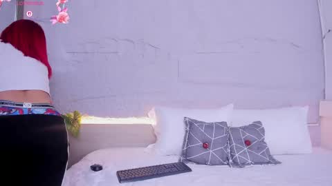 Snapshot of sussy1x_ chatting on May 12, 2026, 4:42 am Susy online show from May 12, 2026, 4:42 am