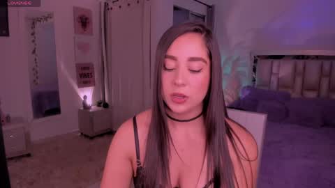 Snapshot of sussy_bell_ chatting on May 13, 2026, 1:03 am sussy_bell_ online show from May 13, 2026, 1:03 am