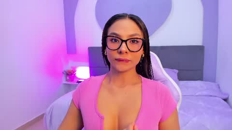 Snapshot of sussy_sweet4u chatting on June 21, 2026, 10:07 am sussy_sweet4u online show from June 21, 2026, 10:07 am