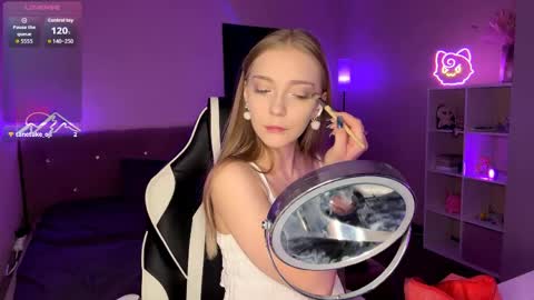 Jessica online show from April 12, 2026, 1:27 pm