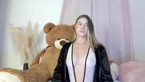 suzan__cooper2 online show from December 5, 2025, 6:48 pm