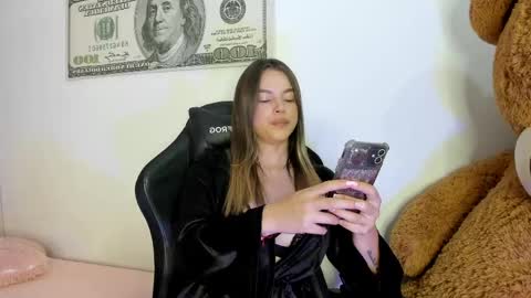 Snapshot of suzan__cooper2 chatting on June 3, 2026, 8:03 pm suzan__cooper2 online show from June 3, 2026, 8:03 pm