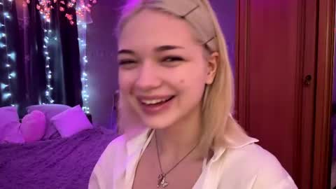 Snapshot of suzannabarmes chatting on June 30, 2026, 11:28 pm Stacy online show from June 30, 2026, 11:28 pm