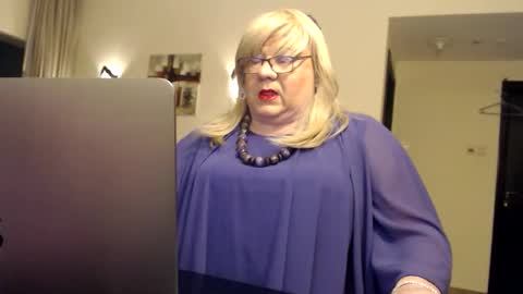 My name is Sissy or more fully Suzanna Aprilia Maria Mariquita Catarina Chinita Banci. Soy una puta - que chimba ladybug online show from September 19, 2025, 6:30 pm