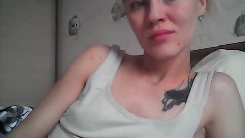 Snapshot of suzie_jenny chatting on June 26, 2026, 9:14 am Suzie Jenny online show from June 26, 2026, 9:14 am