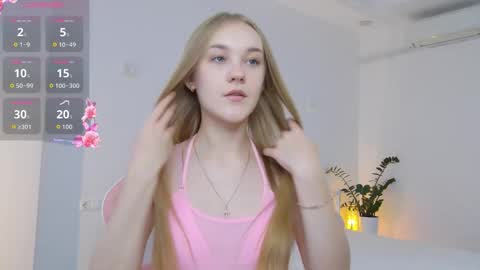 Suzi online show from October 11, 2025, 1:42 pm