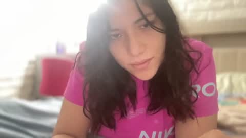 Snapshot of suzyishellawet chatting on June 20, 2026, 6:44 pm Suzy online show from June 20, 2026, 6:44 pm