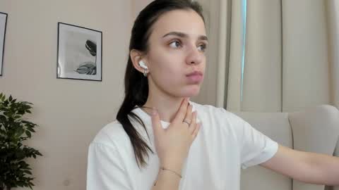 Suzy  next stream  Thursday Friday Saturday online show from January 22, 2025, 5:05 am