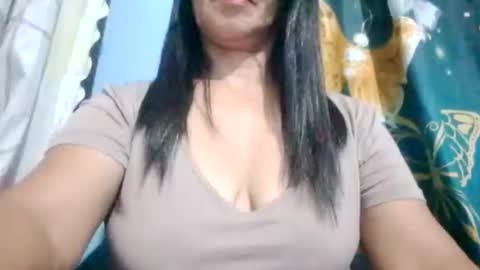 suzzie_hot online show from February 18, 2026, 3:08 pm