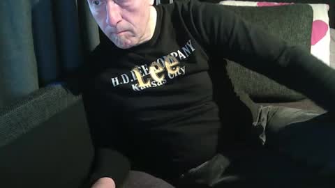 Snapshot of swartarn chatting on April 11, 2026, 4:55 pm ArnSwart online show from April 11, 2026, 4:55 pm