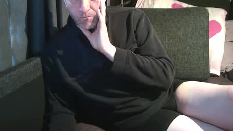 Snapshot of swartarn chatting on April 19, 2026, 2:27 pm ArnSwart online show from April 19, 2026, 2:27 pm