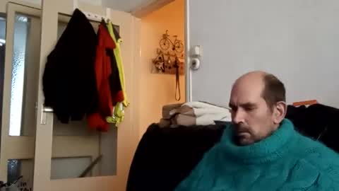 sweaterboy666 online show from October 28, 2025, 11:25 am