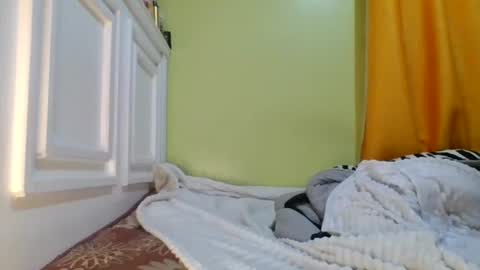 sweet52537 online show from April 19, 2026, 6:10 pm