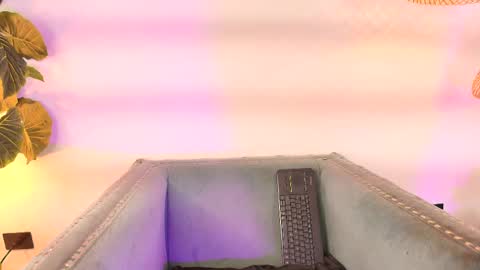 Snapshot of sweet_1angel chatting on June 7, 2026, 3:43 am Sweet 1Angel online show from June 7, 2026, 3:43 am