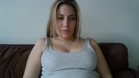 Snapshot of sweet__alana chatting on January 22, 2025, 10:15 pm Sweet  alana online show from January 22, 2025, 10:15 pm