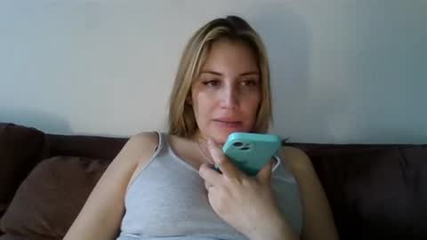 Snapshot of sweet__alana chatting on January 26, 2025, 9:40 pm Sweet  alana online show from January 26, 2025, 9:40 pm