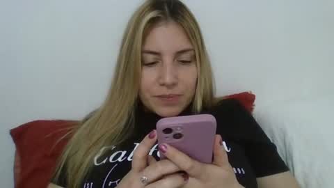 Snapshot of sweet__alana chatting on October 14, 2025, 1:06 am Sweet  alana online show from October 14, 2025, 1:06 am