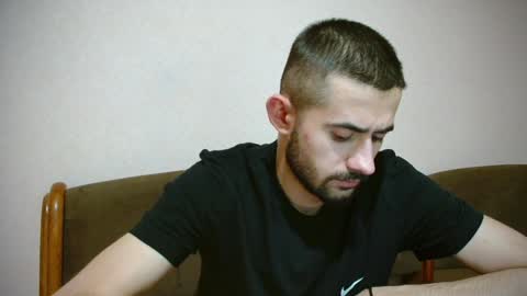 BredEmiliya online show from December 9, 2024, 6:14 pm