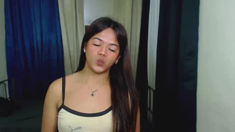 Snapshot of sweet_ahrii chatting on February 16, 2025, 10:10 pm CLEO online show from February 16, 2025, 10:10 pm