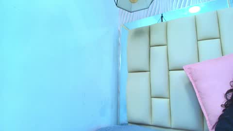 Amye  online show from October 6, 2025, 7:11 pm