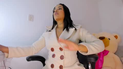 Stephanie online show from December 10, 2024, 6:06 pm